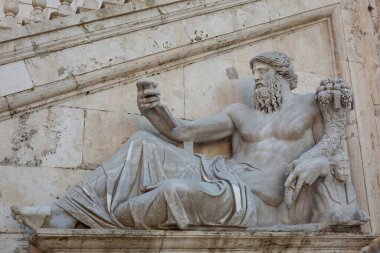 Roma, İtalya - 11 Ocak 2019: Roma, İtalya 'daki Capitolium Meydanı' ndaki Scruptures