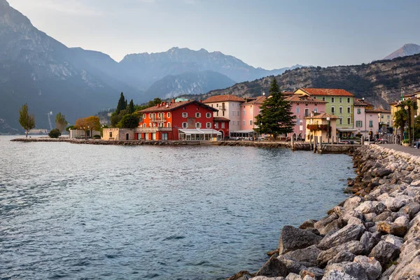 Riva Del Garda Italia Ottobre 2019 Splendida Costa Del Lago — Foto Stock