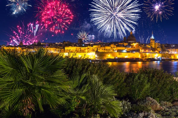 Фейерверк Над Городом Валлетта Столицей Мальты — стоковое фото