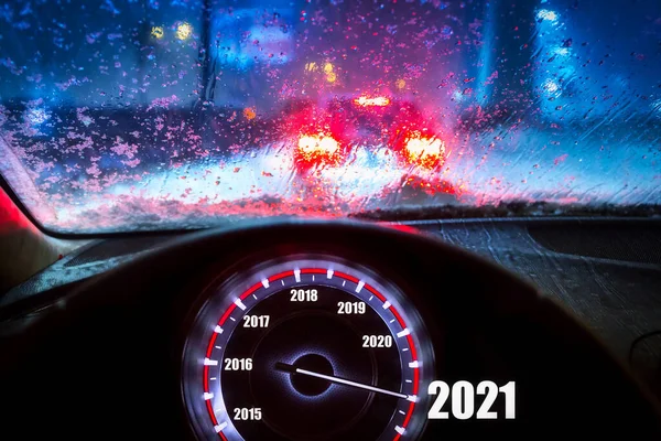 Año Nuevo 2021 Coche Noche Nevada — Foto de Stock