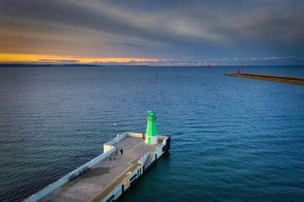 Fyren Vid Utloppet Till Östersjön New Port Vid Solnedgången Gdansk — Stockfoto