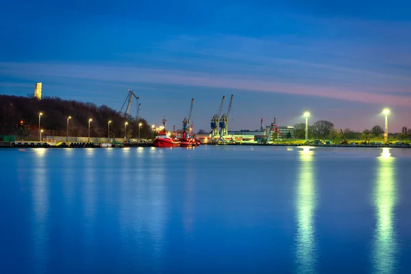 黄昏时分新港口和西盘的景象 格但斯克 — 图库照片