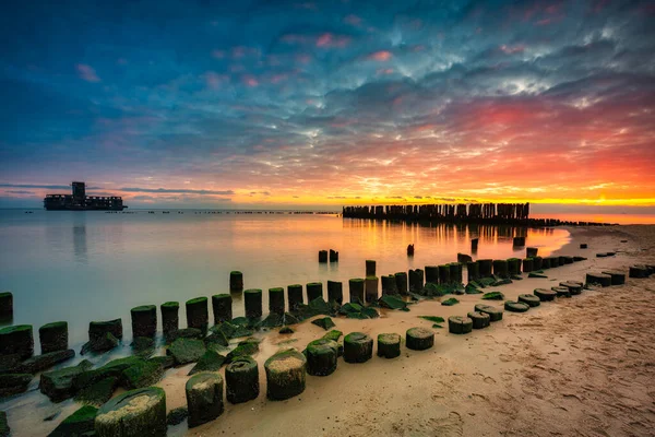 Zonsopkomst Het Strand Torpedo Platform Aan Oostzee Babie Doly Gdynia — Stockfoto