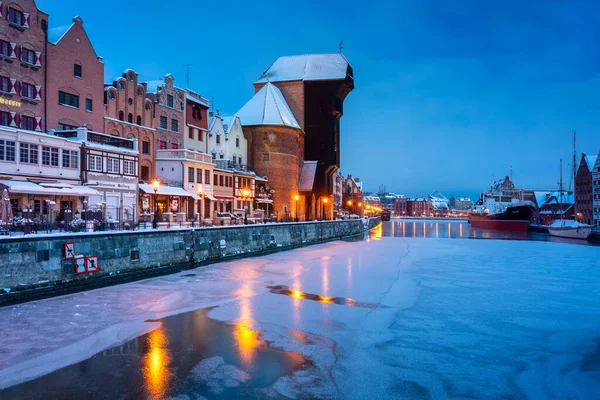 Gdaňsk Polsko Ledna 2021 Středověký Přístavní Jeřáb Gdaňsku Řeky Motlawy — Stock fotografie