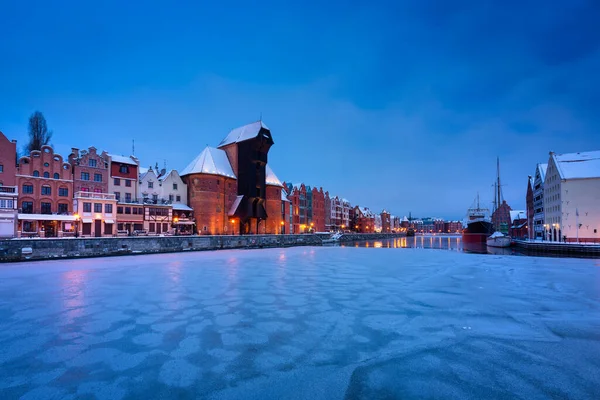 Middeleeuwse Havenkraan Gdansk Bij Motlawa Rivier Besneeuwde Winter Polen — Stockfoto
