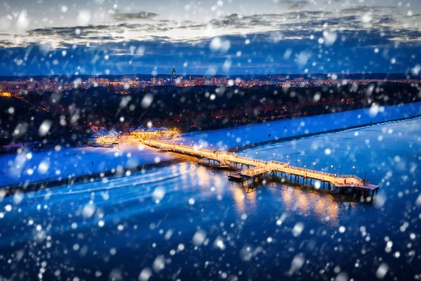 Śnieżna Noc Molo Brzeźnie Plaży Morza Bałtyckiego Gdańsk Polska — Zdjęcie stockowe