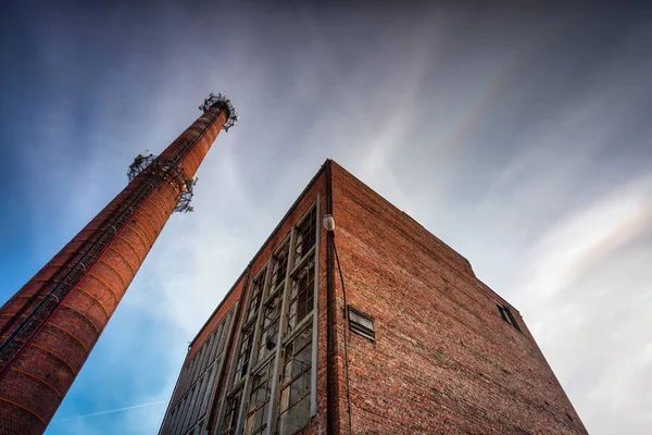 ポーランド 冬にPruszcz Gdanskiのレンガ糖工場の遺跡 — ストック写真
