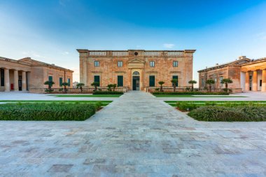 Gün batımında Birgu kasabasının güzel mimarisi, Malta