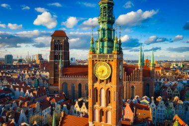 Gdansk 'taki eski şehrin güzel mimarisi. Polonya