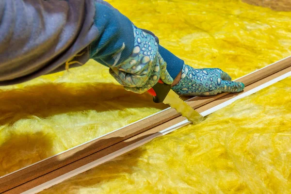 Cutting Mineral Wool House Insulation — Stock Photo, Image