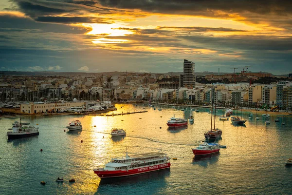 Valletta Malta Gennaio 2019 Barche Turistiche Nel Porto Sliema Malta — Foto Stock