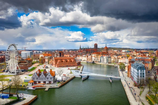 Die Altstadt Von Danzig Spiegelt Sich Fluss Motlawa Frühling Polen — Stockfoto