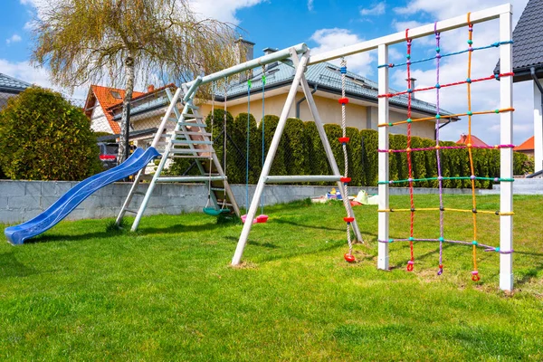 Jardín Juegos Para Niños Con Una Red Escalada — Foto de Stock