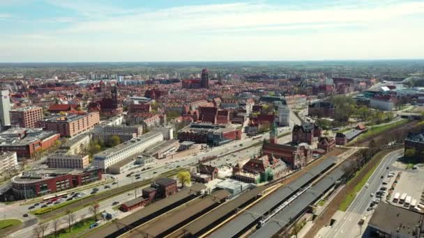 ポーランドのグダニスクでの高速道路の高架橋の空中ビュー — ストック動画