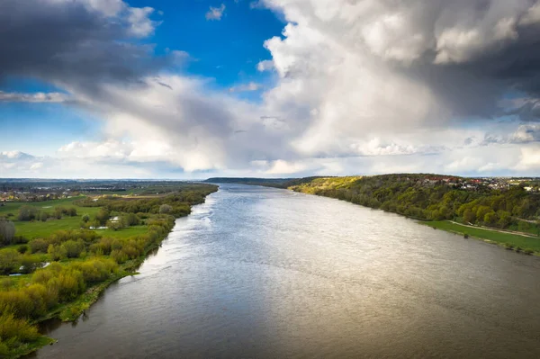 Regniga Moln Över Floden Vistula Polen — Stockfoto
