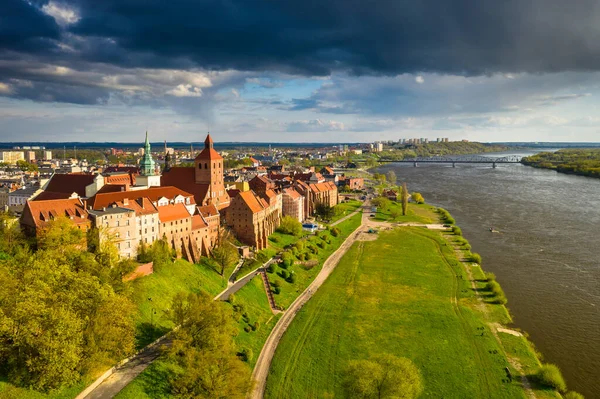 Grudziadz Város Vistula Folyó Felett Délutáni Napon Lengyelország — Stock Fotó