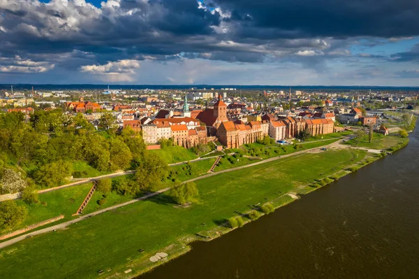 Öğleden Sonra Güneşinde Vistula Nehri Üzerindeki Grudziadz Şehri Polonya — Stok fotoğraf