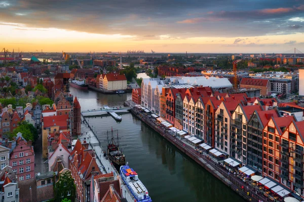 Increíble Arquitectura Ciudad Principal Gdansk Atardecer Polonia Vista Aérea Histórica —  Fotos de Stock