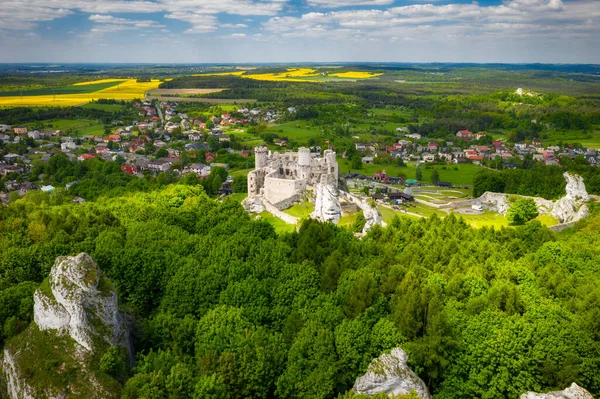 Ερείπια Του Κάστρου Ogrodzieniec Στη Νοτιοδυτική Κεντρική Περιοχή Της Πολωνίας — Φωτογραφία Αρχείου