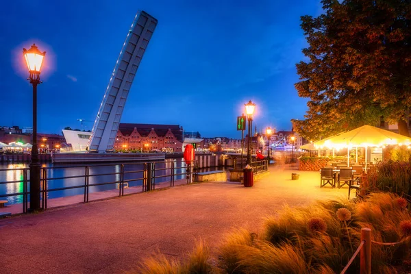 Hermoso Paisaje Ciudad Gdansk Atardecer Sobre Río Motlawa Polonia —  Fotos de Stock