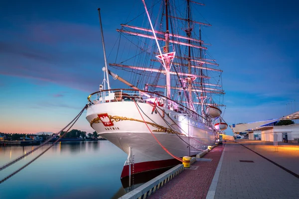 Hamnen Gdynia Med Segelbåten Vid Solnedgången Polen — Stockfoto