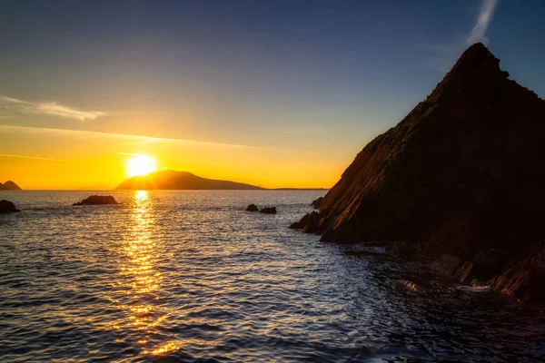 Increíble Puesta Sol Sobre Océano Atlántico Muelle Dunquin Península Dingle — Foto de Stock