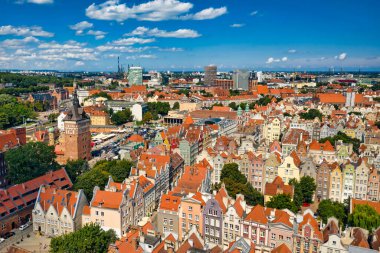 Yazın ana şehir Gdansk 'ın güzel mimarisi. Polonya
