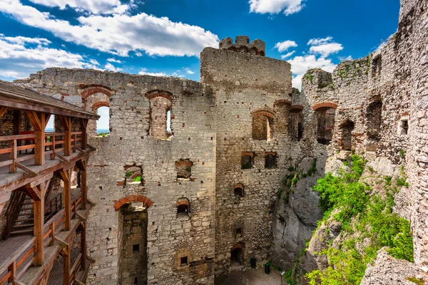 Ruinas Del Hermoso Castillo Ogrodzieniec Polonia Verano — Foto de Stock