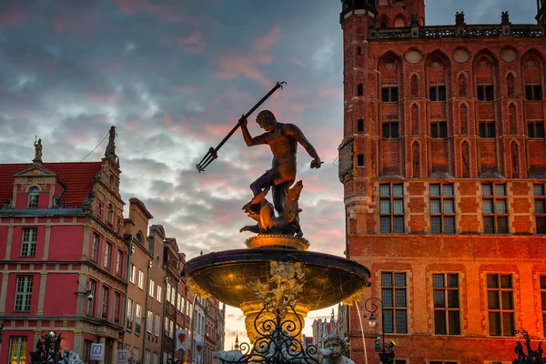波兰格但斯克 2021年5月23日 波兰格但斯克古城的海王星之泉 海王星的青铜雕像建于16世纪 是格但斯克最有名的象征之一 — 图库照片
