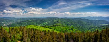 Czantoria Wielka dağından Silesian Beskids 'ın güzel manzarası. Polonya