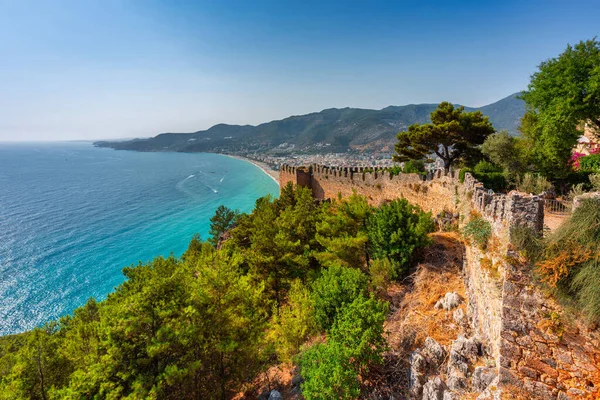 Akdeniz Kıyısındaki Alanya Şehrinin Tepesinde Güzel Bir Kale Türkiye — Stok fotoğraf