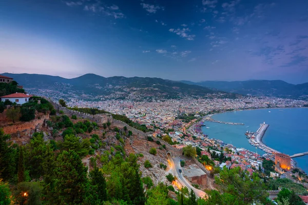 Stadtlandschaft Von Alanya Mittelmeer Der Abenddämmerung Türkei — Stockfoto