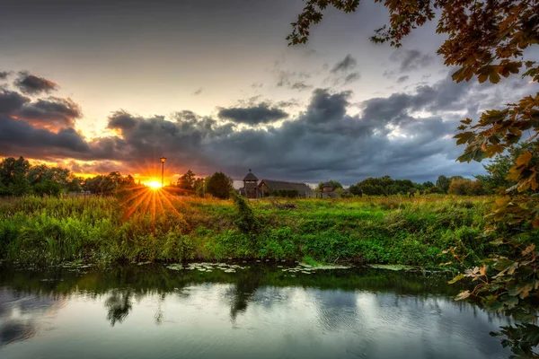 Coucher Soleil Magnifique Sur Colonie Trade Factory Pruszcz Gdanski Pologne — Photo