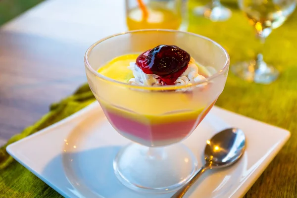 Panna Cotta Dessert Der Glasschüssel — Stockfoto