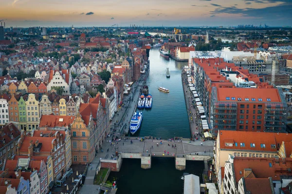 Bela Arquitetura Cidade Velha Gdansk Pôr Sol Polónia — Fotografia de Stock