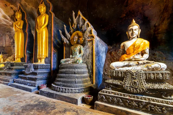 Buddha statues in the temple — Stock Photo, Image