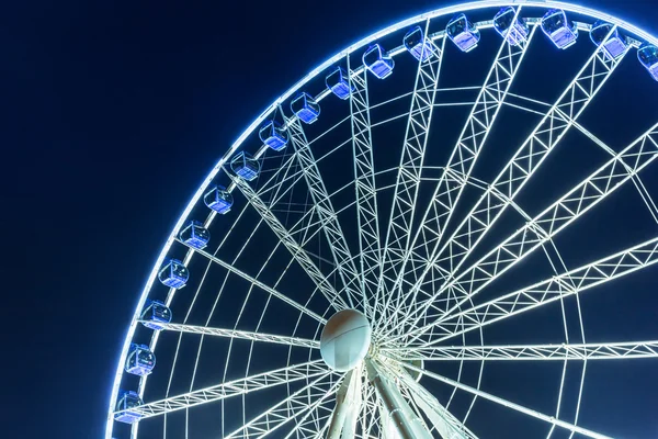 Roda gigante no centro da cidade de Gdansk — Fotografia de Stock