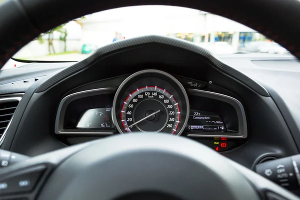 Velocímetro do carro moderno — Fotografia de Stock