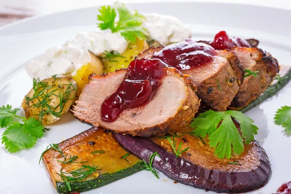 Roasted duck breast with cranberry sauce — Stock Photo, Image