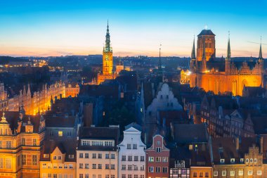 gdansk eski şehir ile Belediye Binası gece