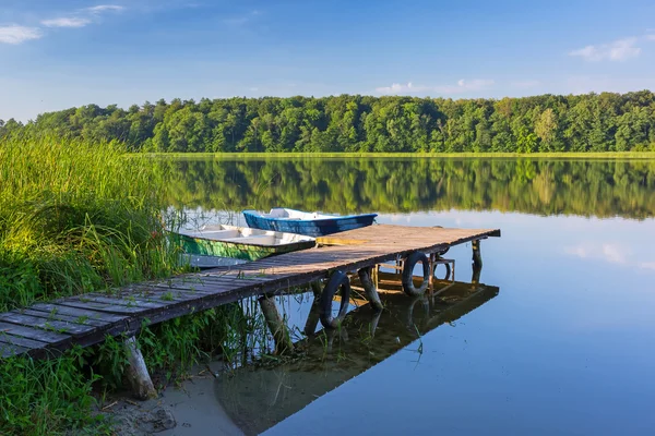 Jetty on the masurian lake — Stock Photo, Image