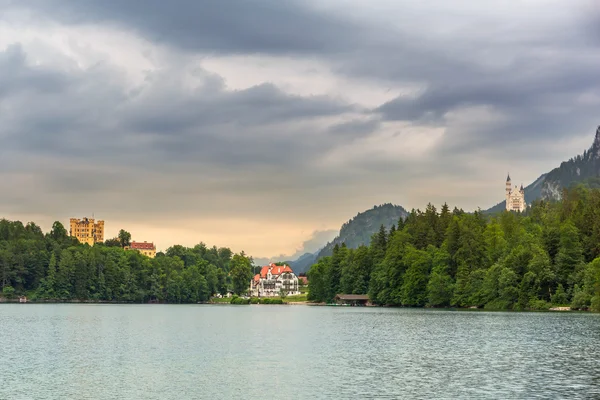 Idyllic lake scenery in Bavarian Alps — Stock Photo, Image