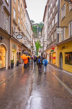 insanlar sokaklarda, Salzburg, Avusturya