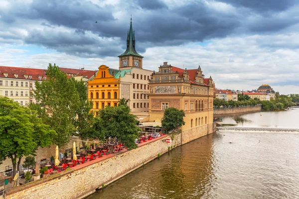 Casco antiguo de Praga en el río Moldava — Foto de Stock