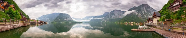 Panorama hallstatter jezera v Alpách — Stock fotografie