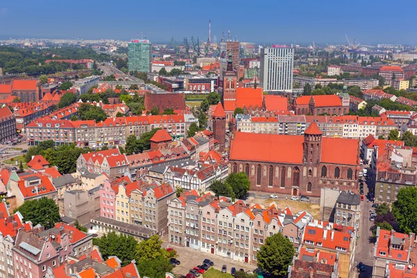 Menschen auf den Straßen der Danziger Altstadt — Stockfoto