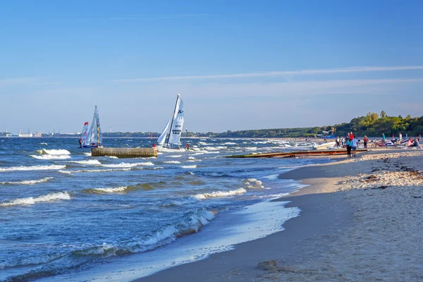 Windsurfen op de Baltische Zee in sopot — Stockfoto