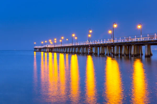 Molo di legno nel Mar Baltico in Polonia — Foto Stock