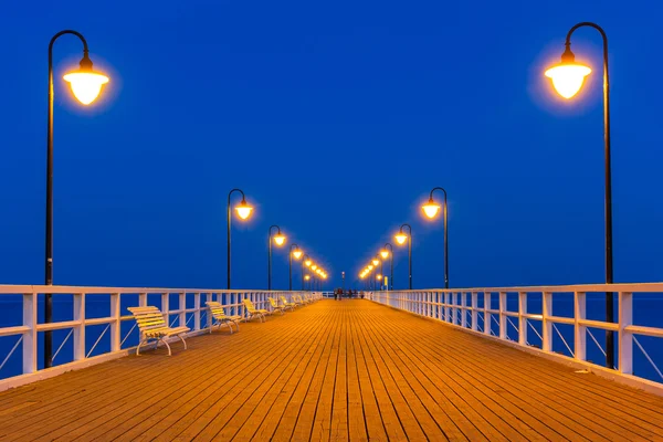 ポーランドのバルト海で木製の桟橋 — ストック写真