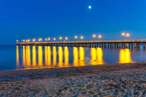 Molo di legno nel Mar Baltico in Polonia — Foto Stock